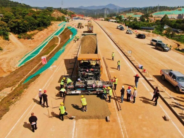 新疆高速公路